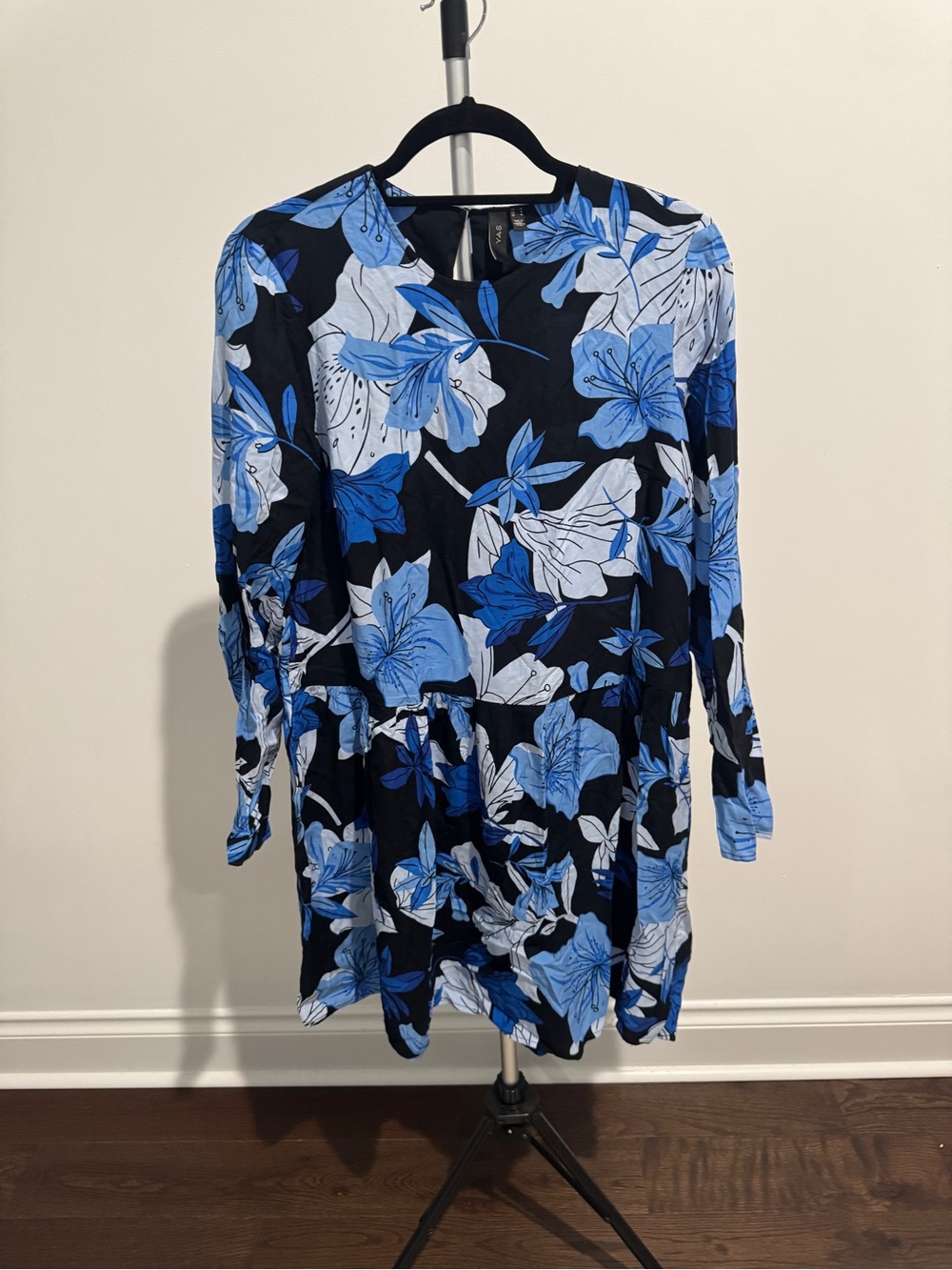 Black & Blue Floral Long-Sleeve Tunic Dress
